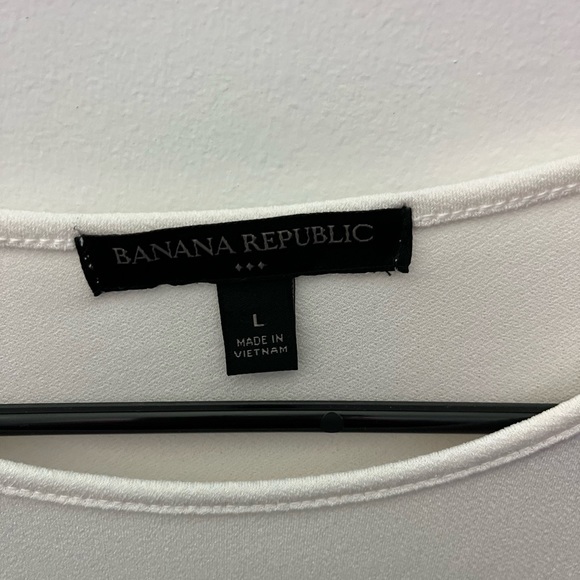 Banana Republic Crepe Flutter Sleeve Top Size Large - Picture 3 of 4